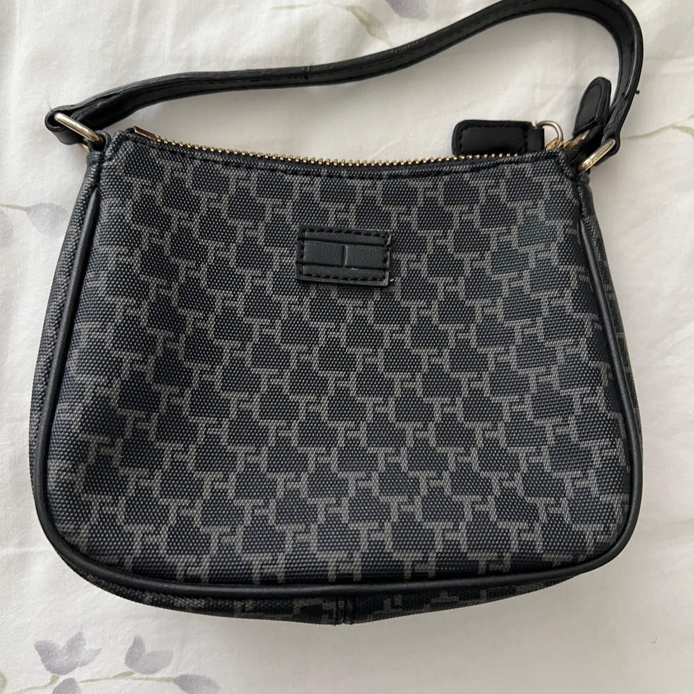 Tommy Hilfiger Small Purse